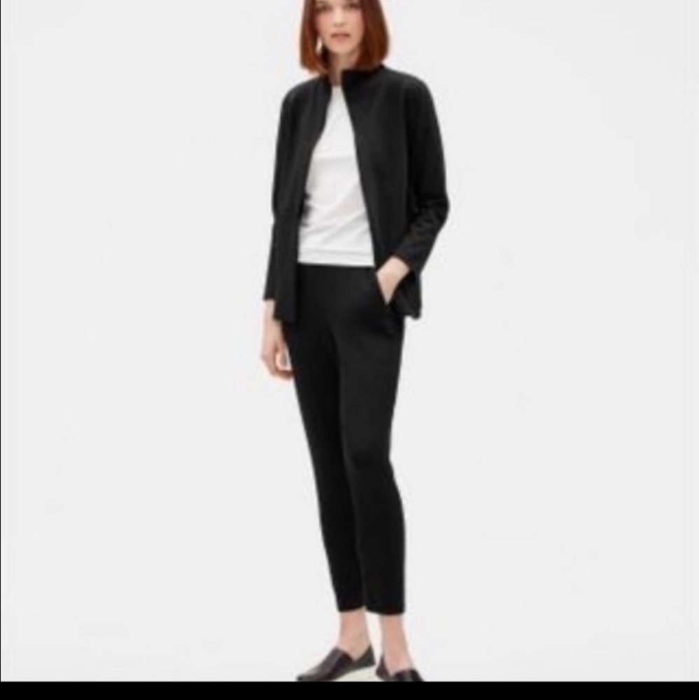 Eileen Fisher zip up jacket in EUC